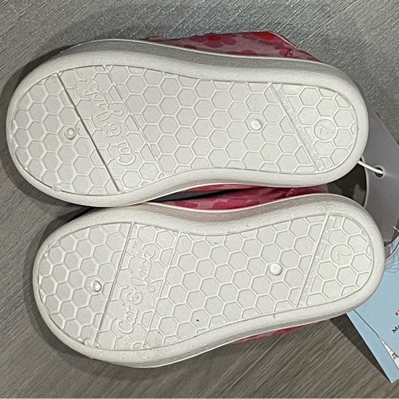 Cat & Jack- girl shoes. Size 7 for infants. Flowery design. Velcro straps. NWT. - Picture 4 of 5